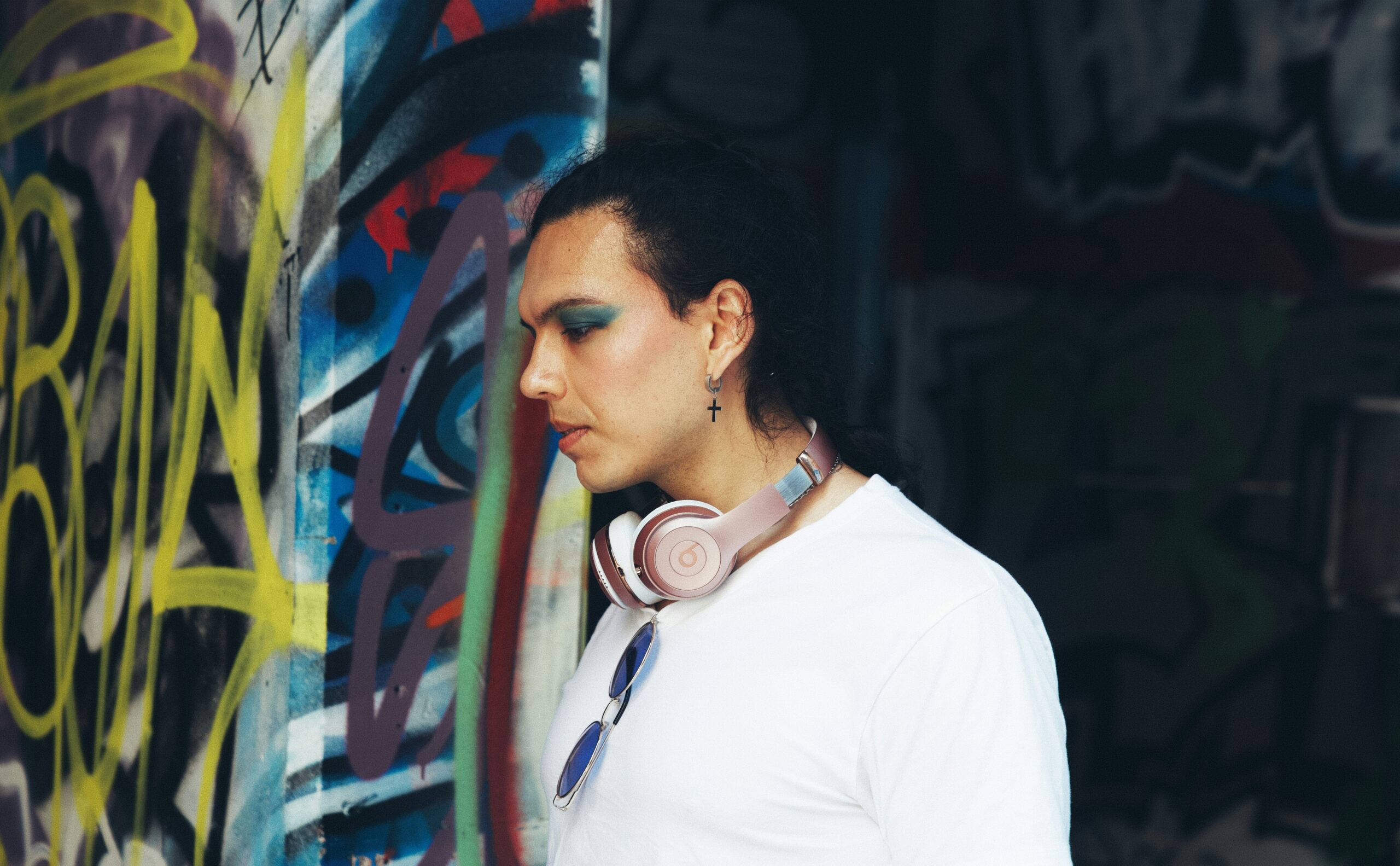 elvis-inspired-teacher-combats-roma-prejudice-through-music-and-empowerment-2