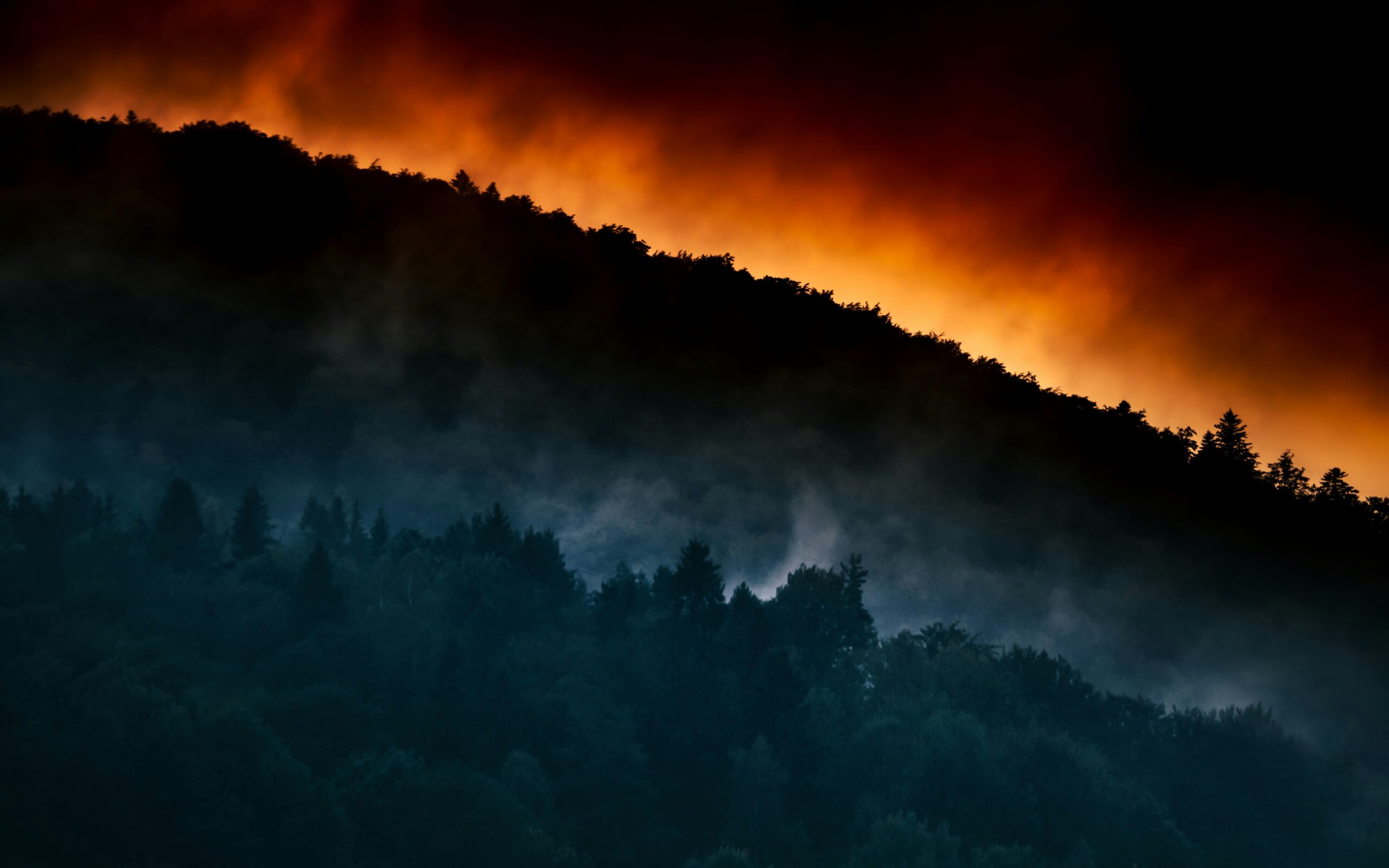 southern-europe-faces-massive-wildfires-amid-scorching-heatwave
