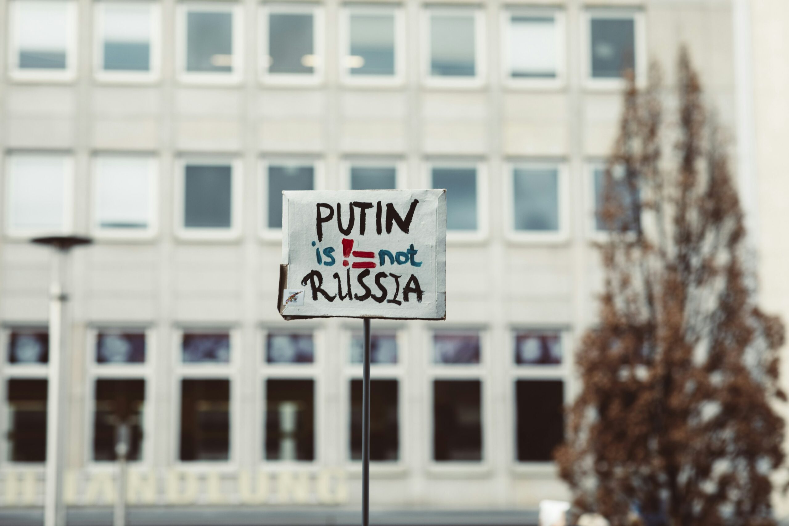 decades-of-diplomacy-the-evolution-of-us-russia-relations-through-presidential-meetings