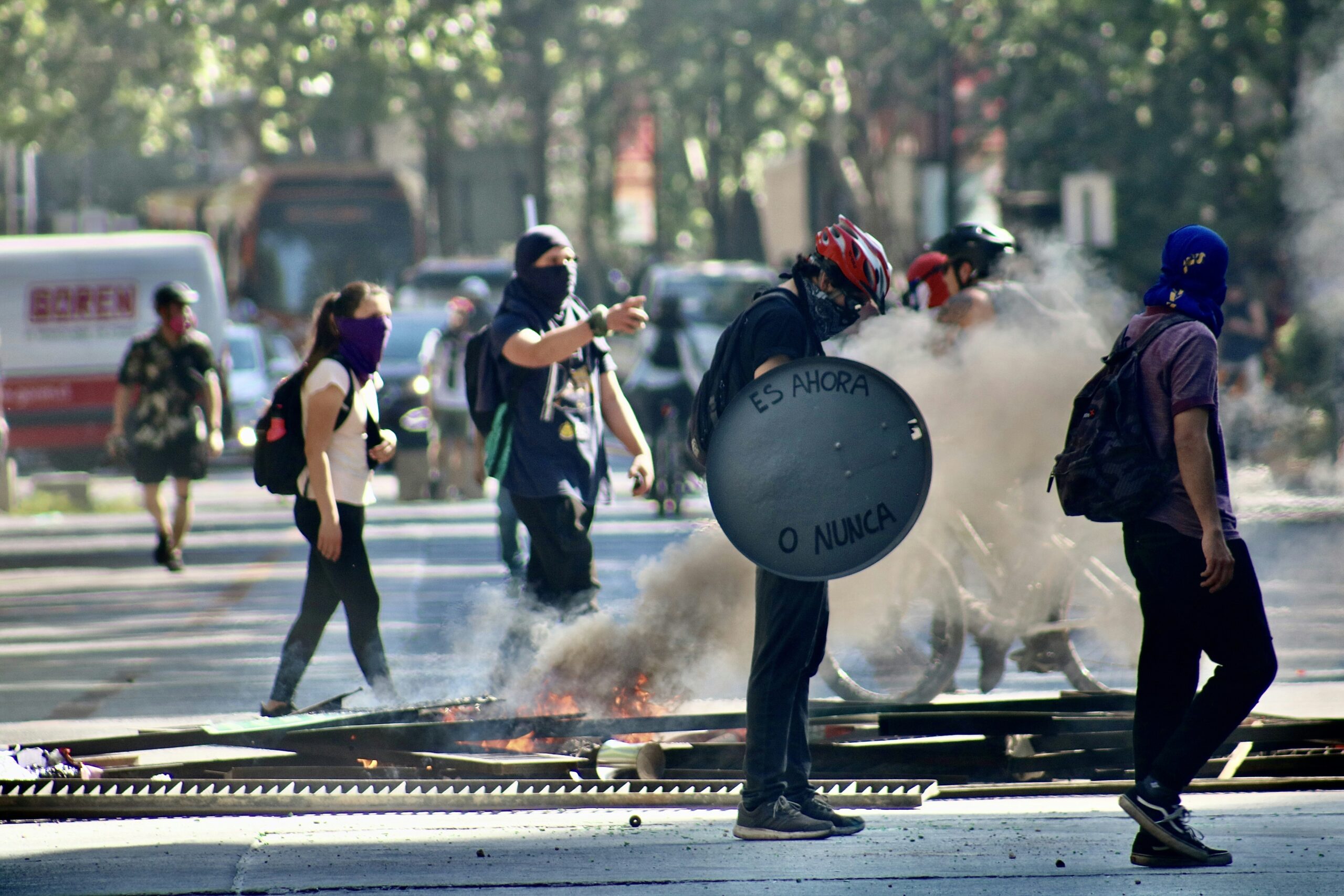 violent-clashes-erupt-in-serbia-amidst-antigovernment-protests-numerous-injuries-reported