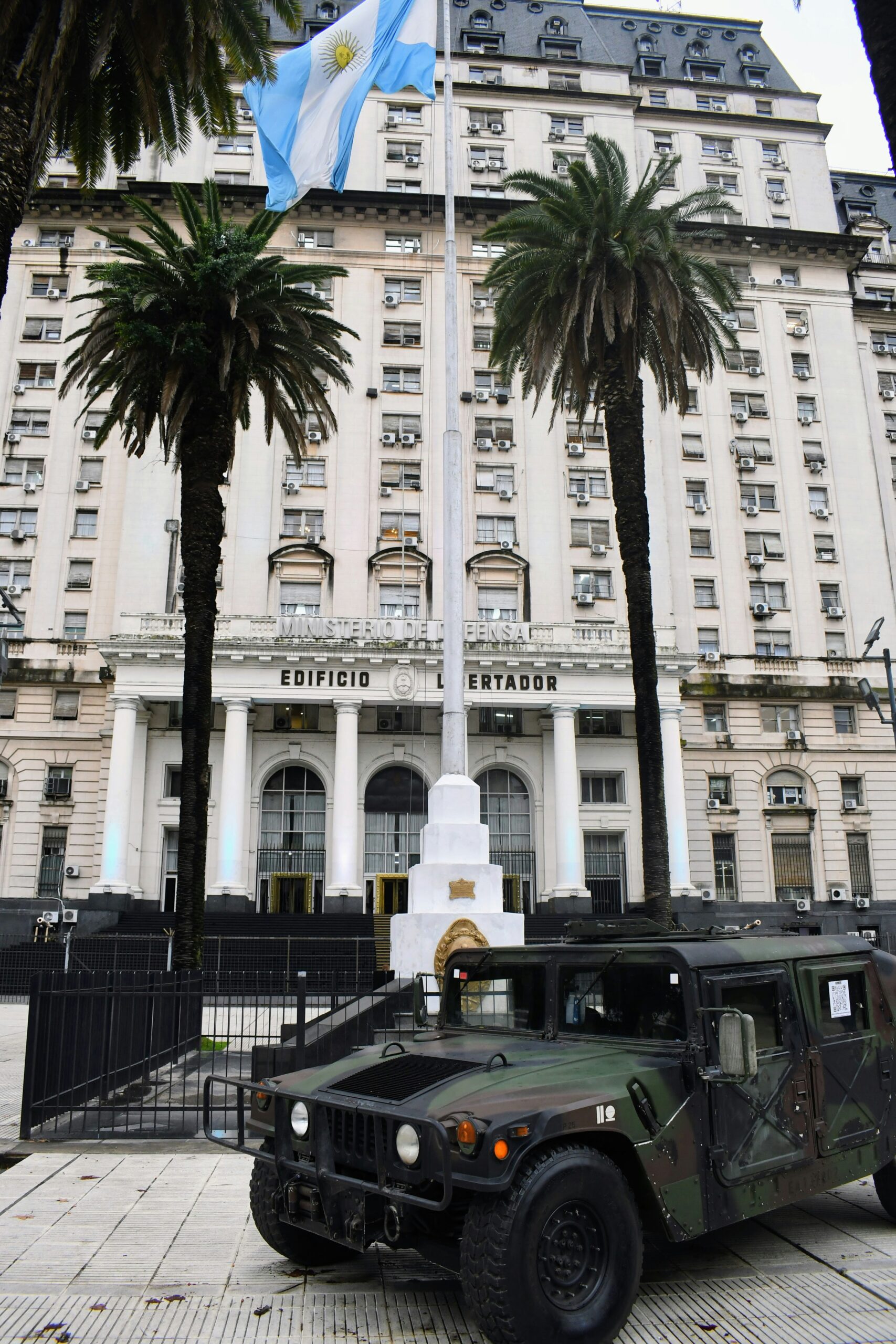 south-africas-army-chief-faces-backlash-over-iran-comments-amid-us-trade-tensions