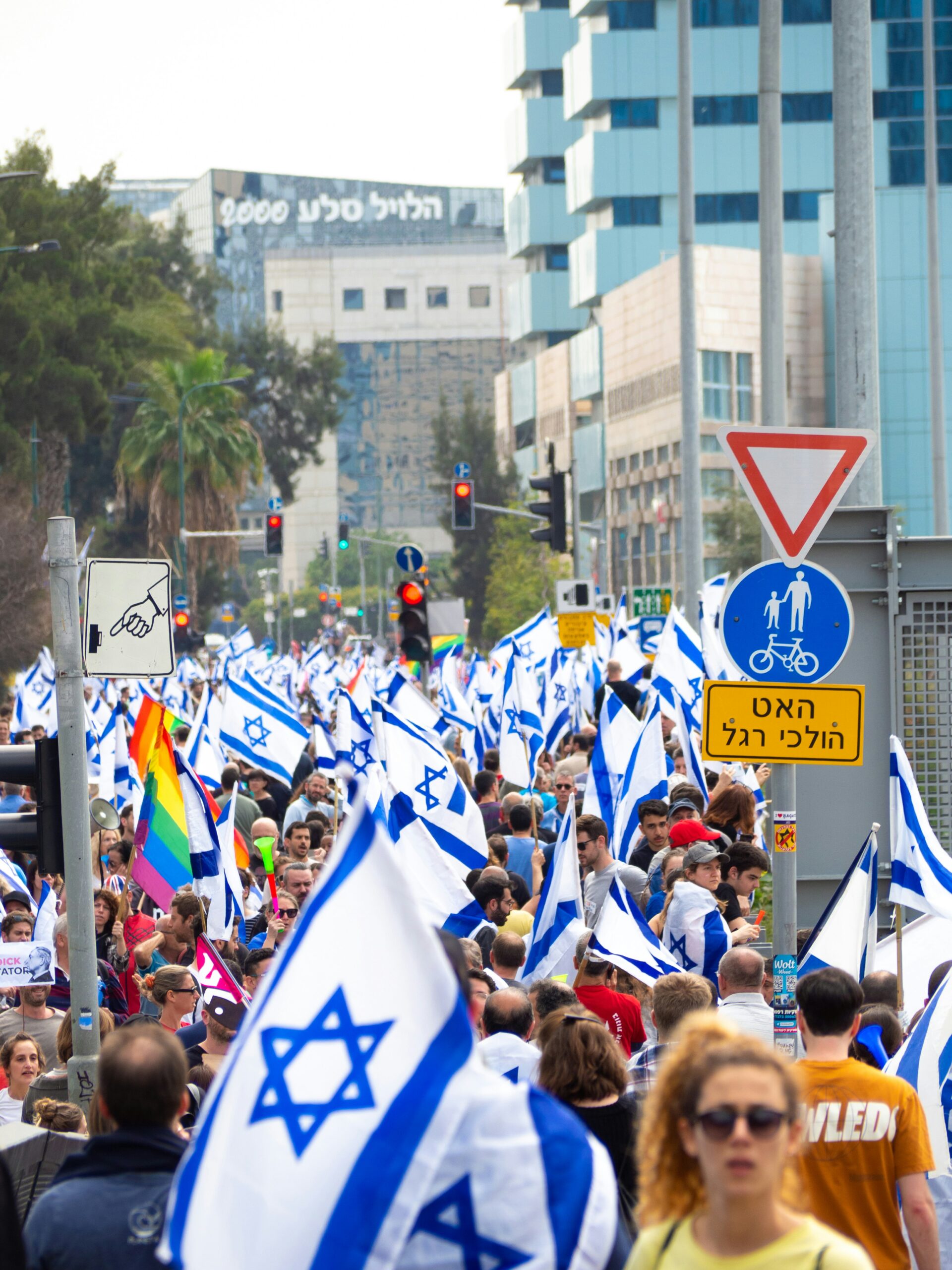 massive-protests-erupt-in-tel-aviv-as-israelis-demand-end-to-gaza-war
