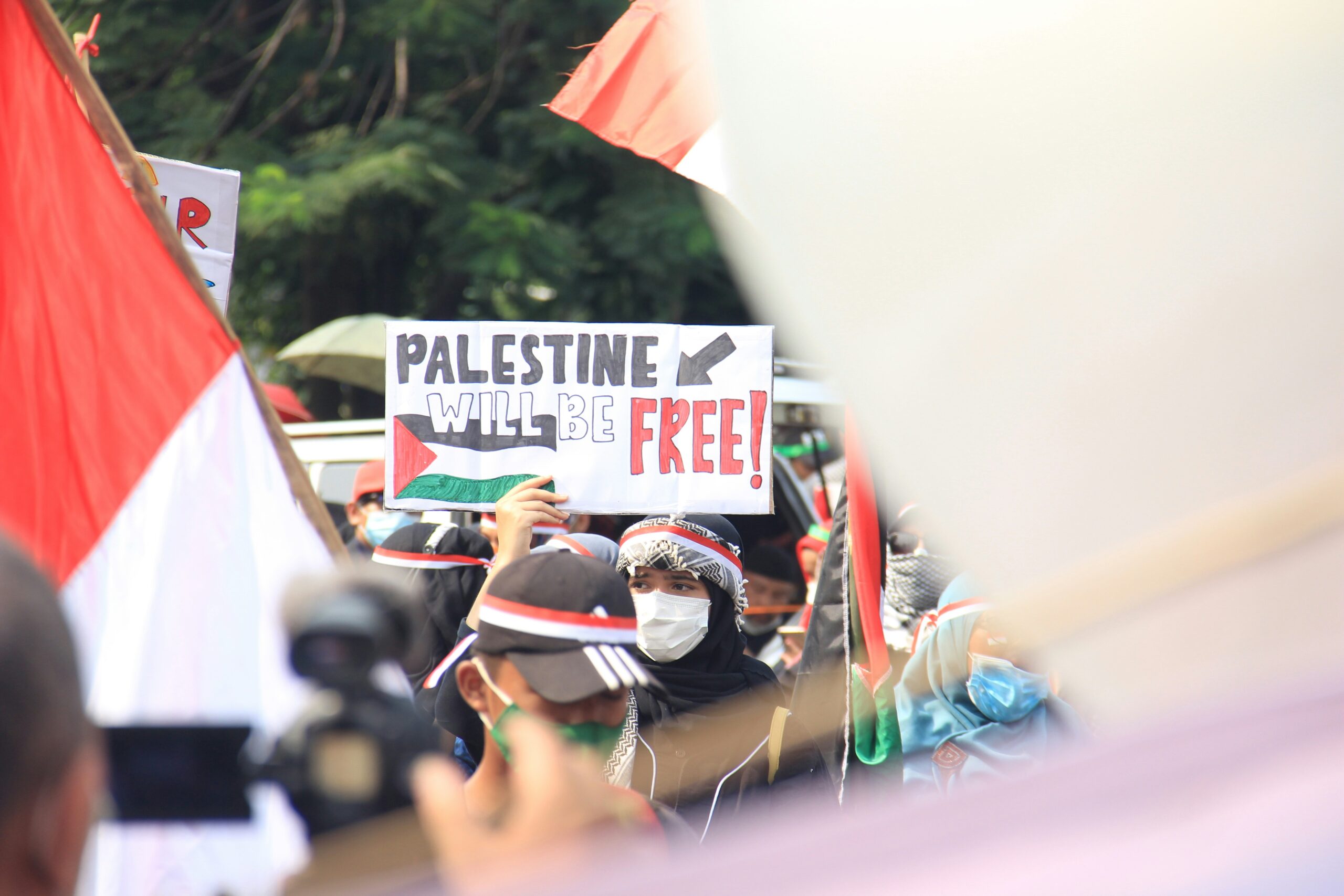 new-zealand-mp-chloe-swarbrick-suspended-for-outspoken-gaza-remarks