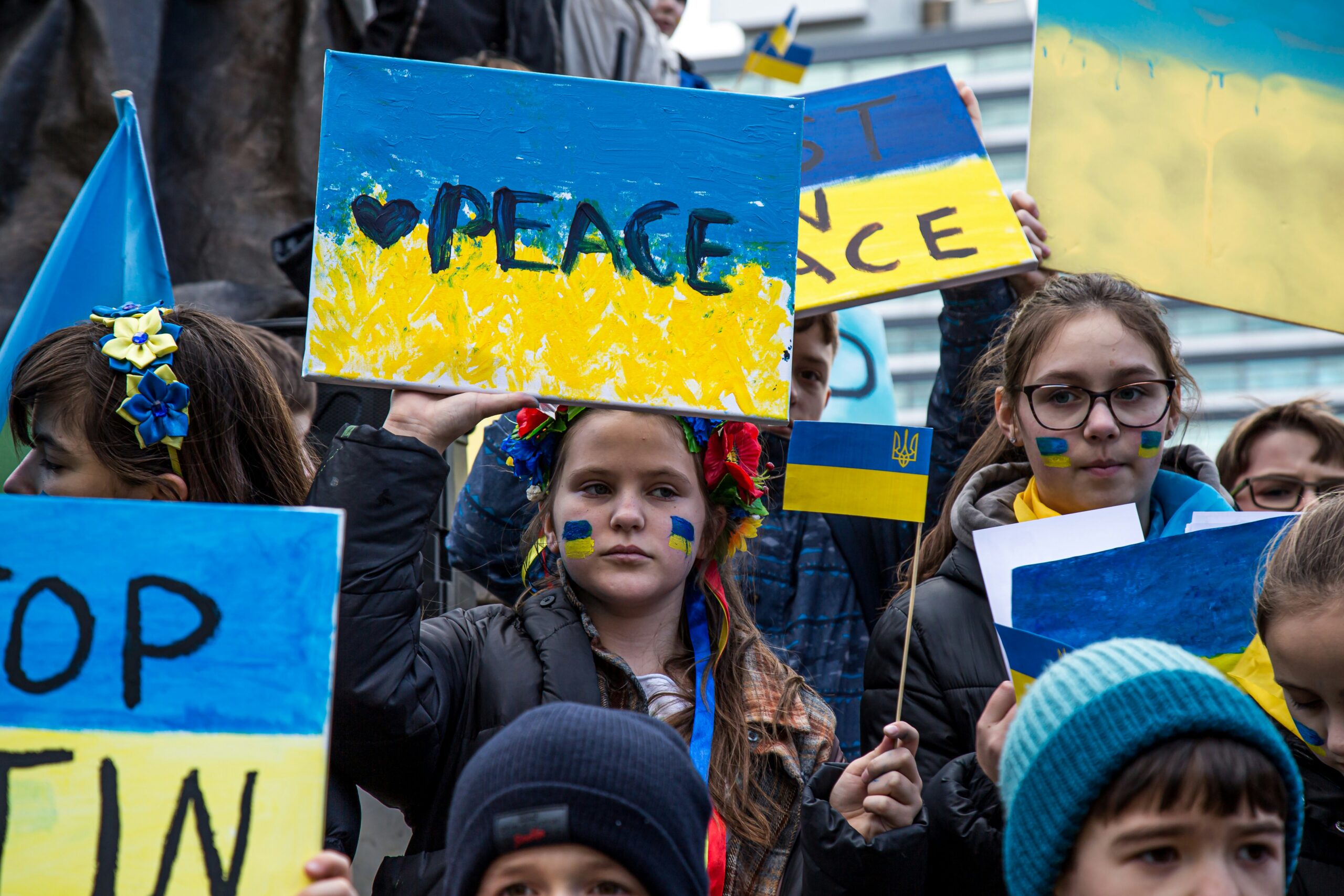 mixed-reactions-in-russia-and-ukraine-to-ongoing-peace-talks