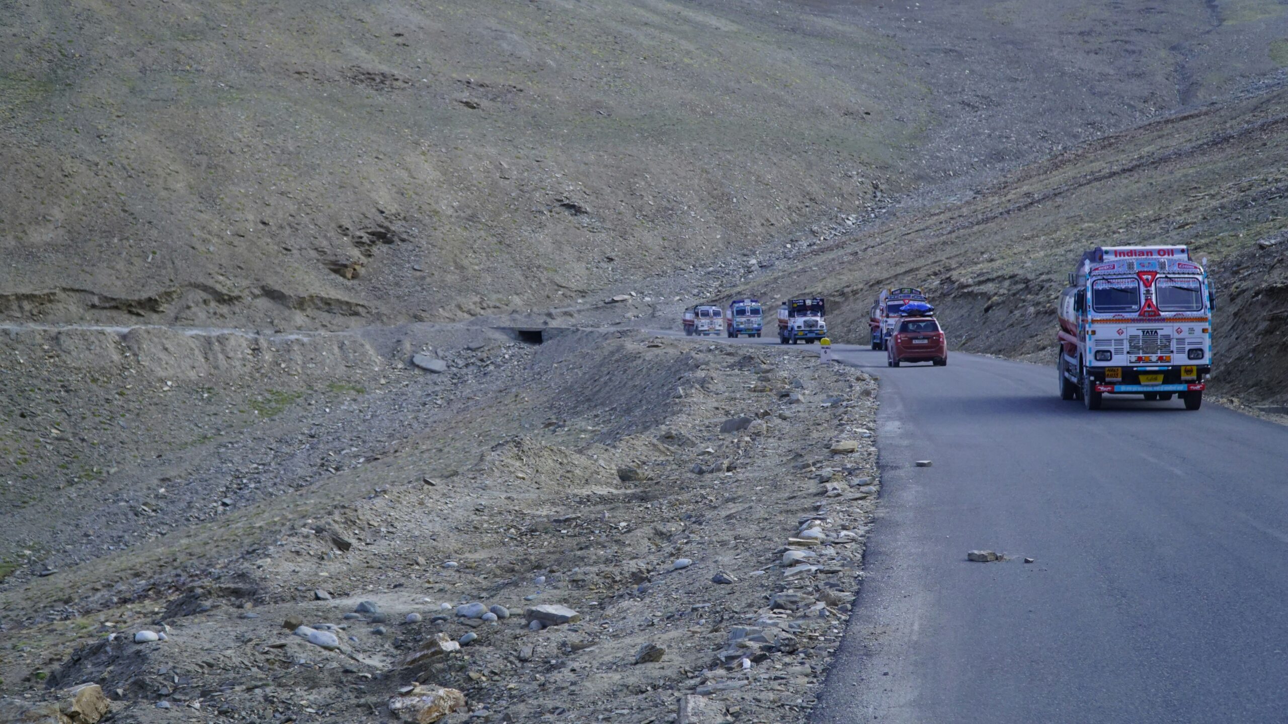 tragic-bus-crash-in-afghanistan-claims-79-lives-including-19-children
