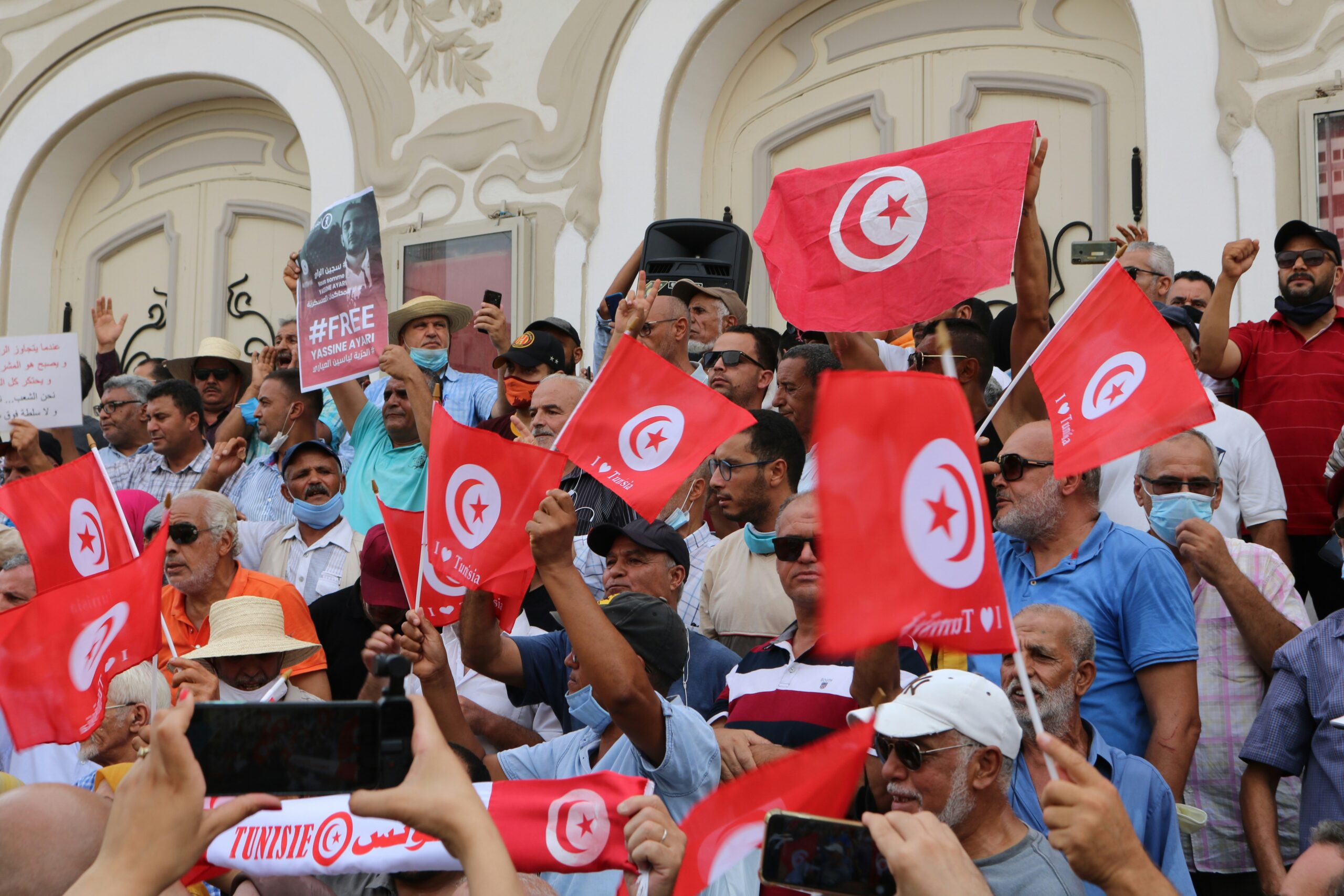 tensions-escalate-as-tunisias-president-saied-clashes-with-powerful-labor-union-ugtt