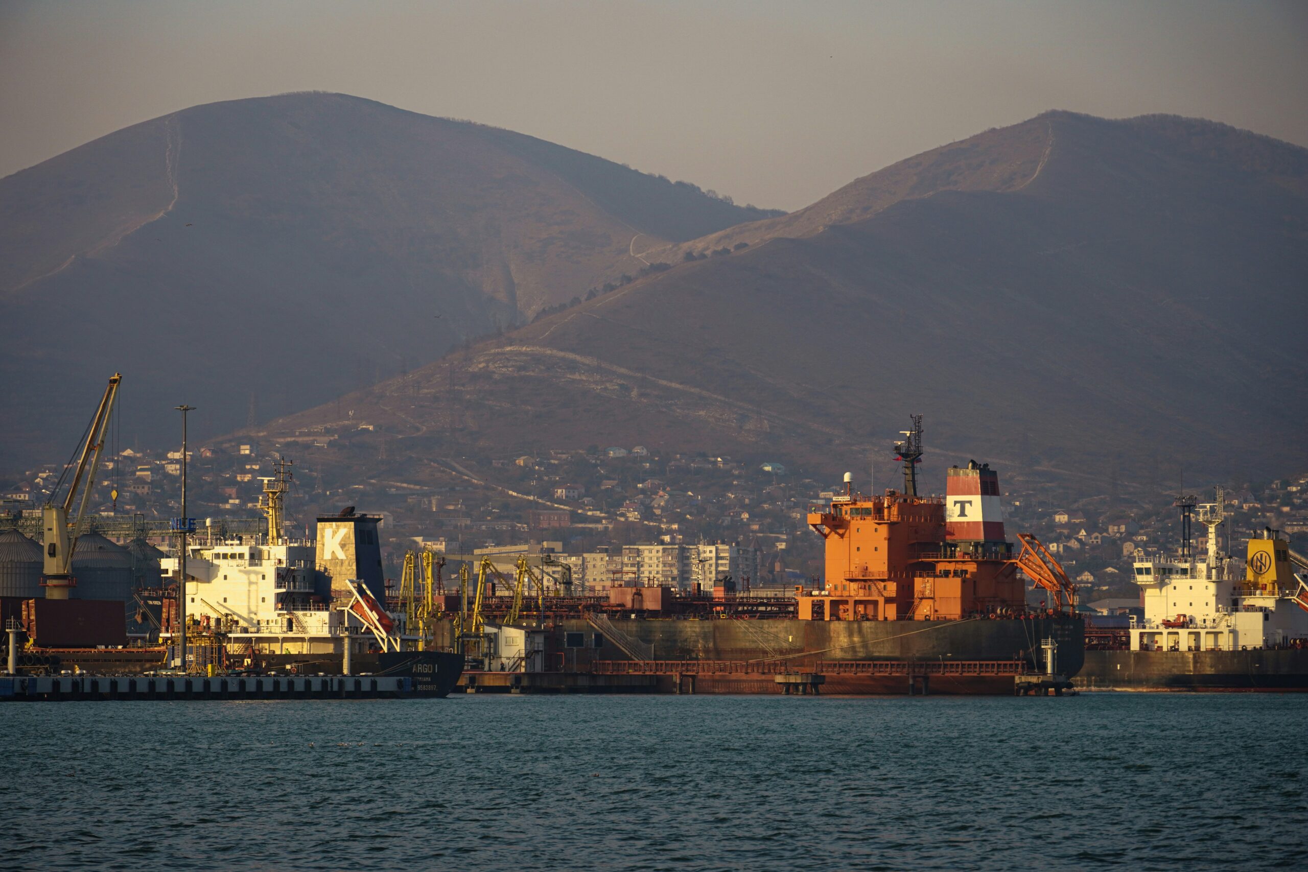 us-imposes-sanctions-on-greek-shipper-for-iranian-oil-exports