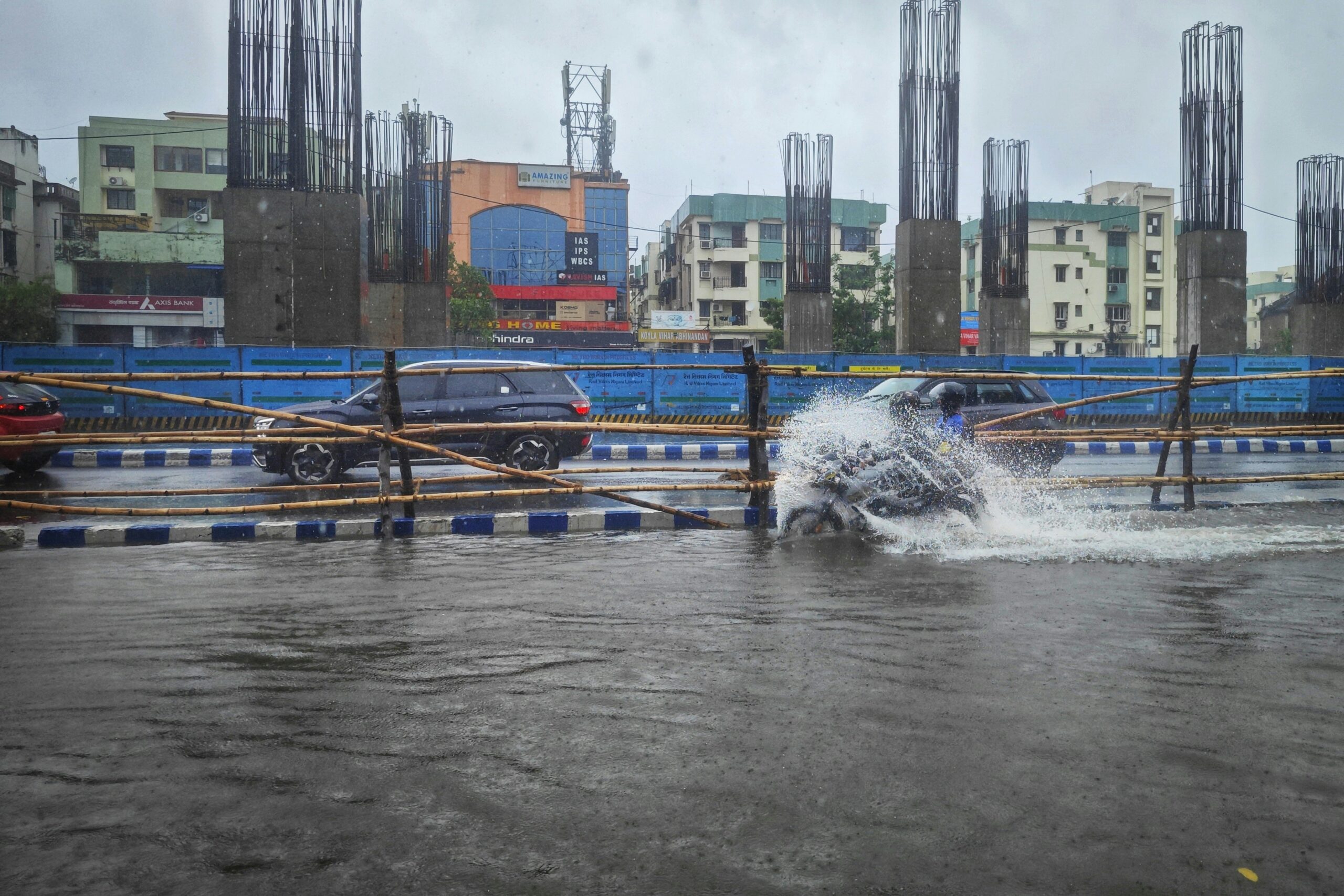 three-killed-as-typhoon-kajiki-lashes-vietnam