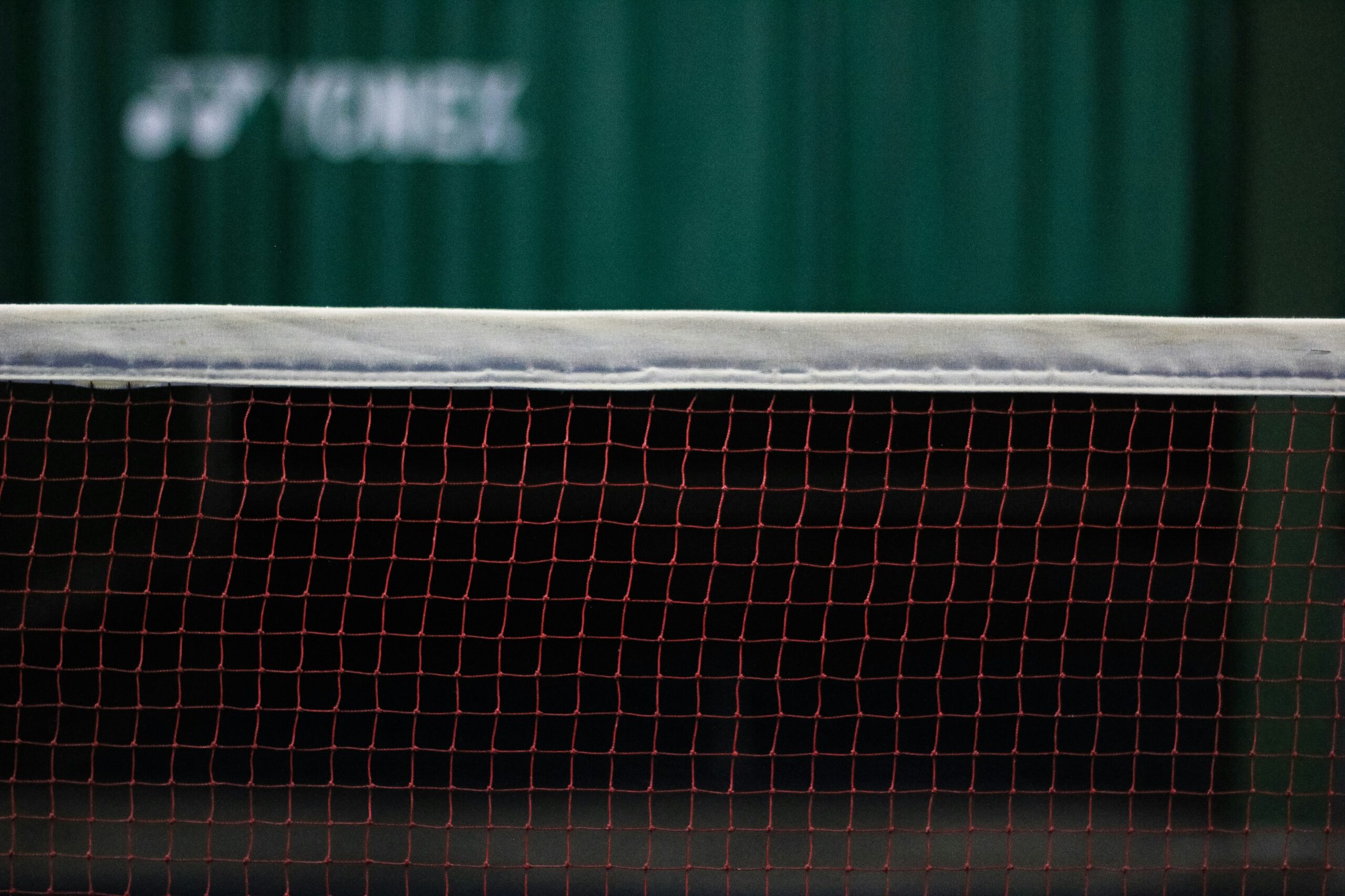 djokovic-retires-from-wimbledon-quarterfinal-with-knee-injury