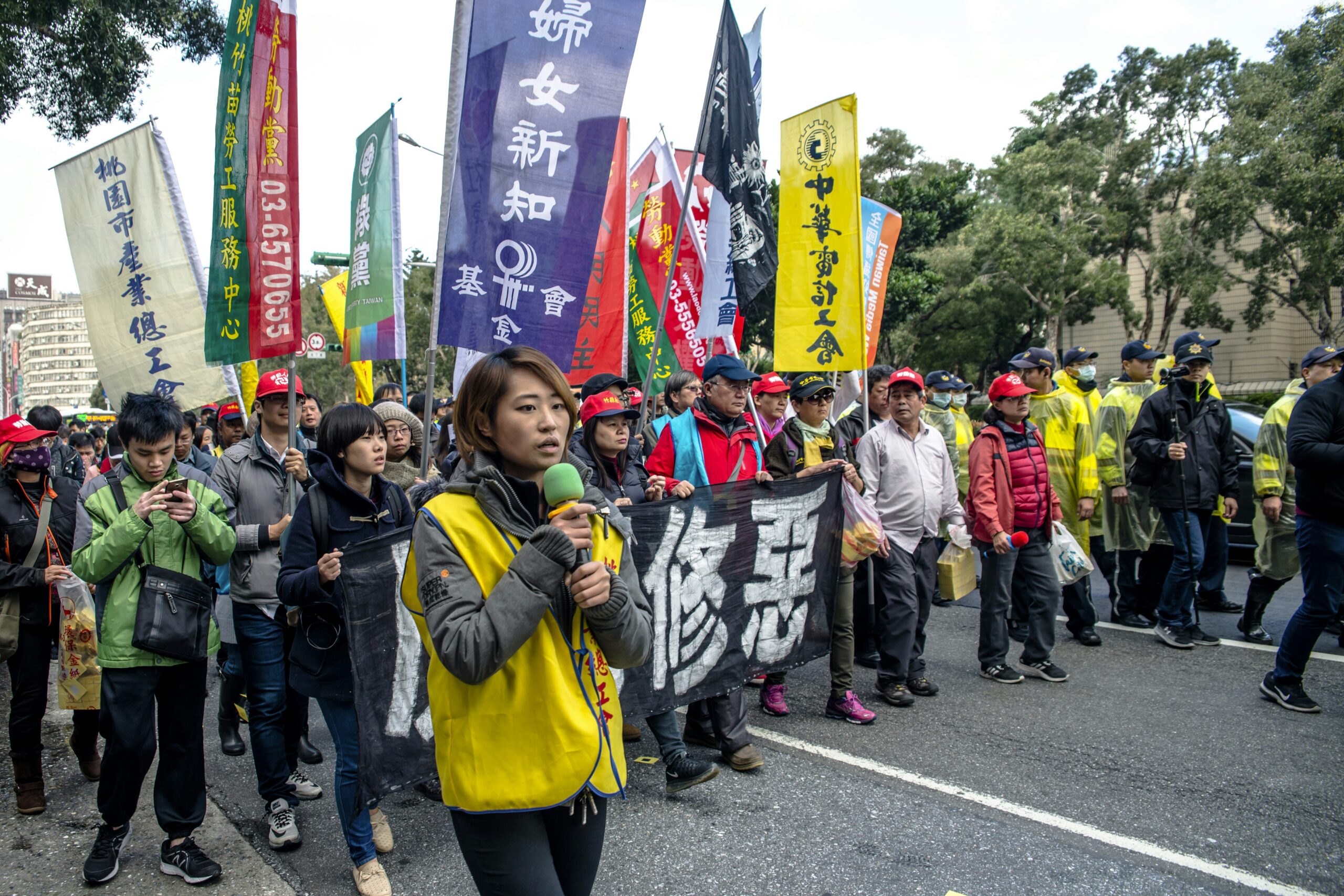 taiwan-parliament-passes-reform-bills-amid-protests