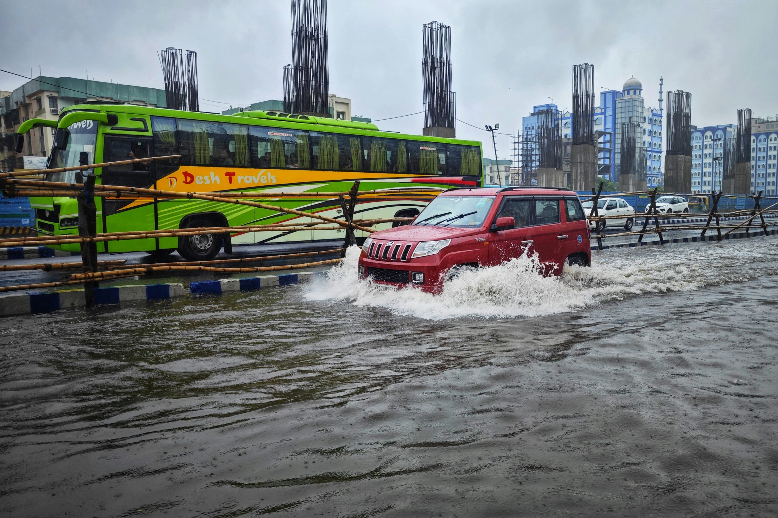 record-breaking-rainfall-floods-dubai-disrupting-travel-and-daily-life